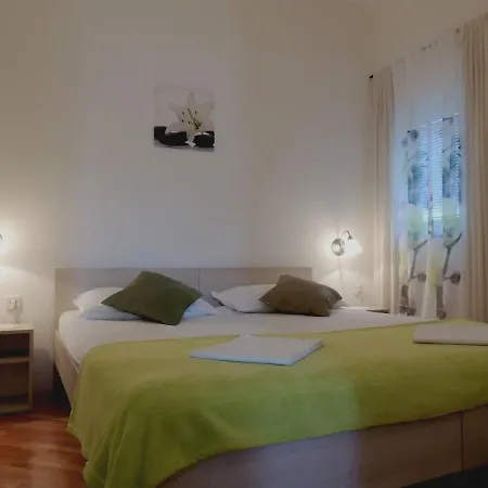 Luna Apartment