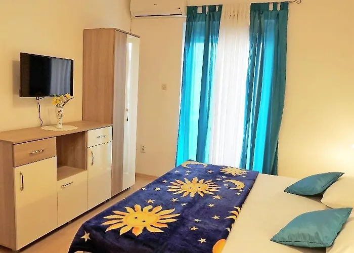 Luna アパート パグ