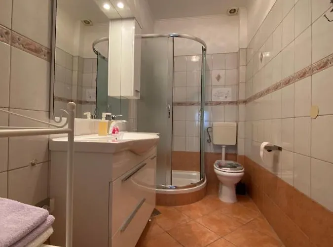 Luna Apartamento Pag Town