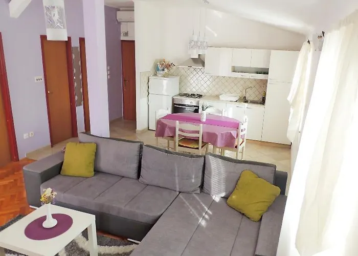 Luna Pag Town
